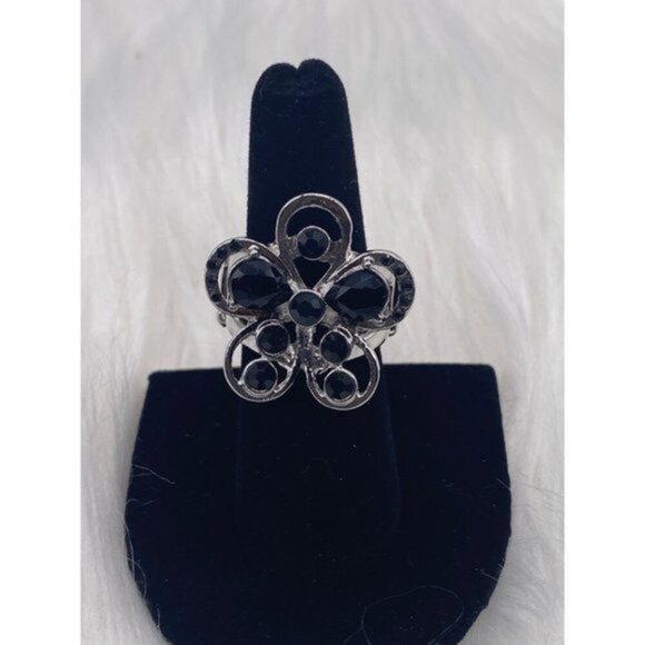 Paparazzi Jewerly - Gardens Of Grandeur Black Ring- Item 94 - Picture 1 of 7